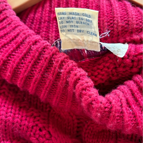 Michel Sport Red Sweater - Small - Excellent Condition - Picture 8 of 8